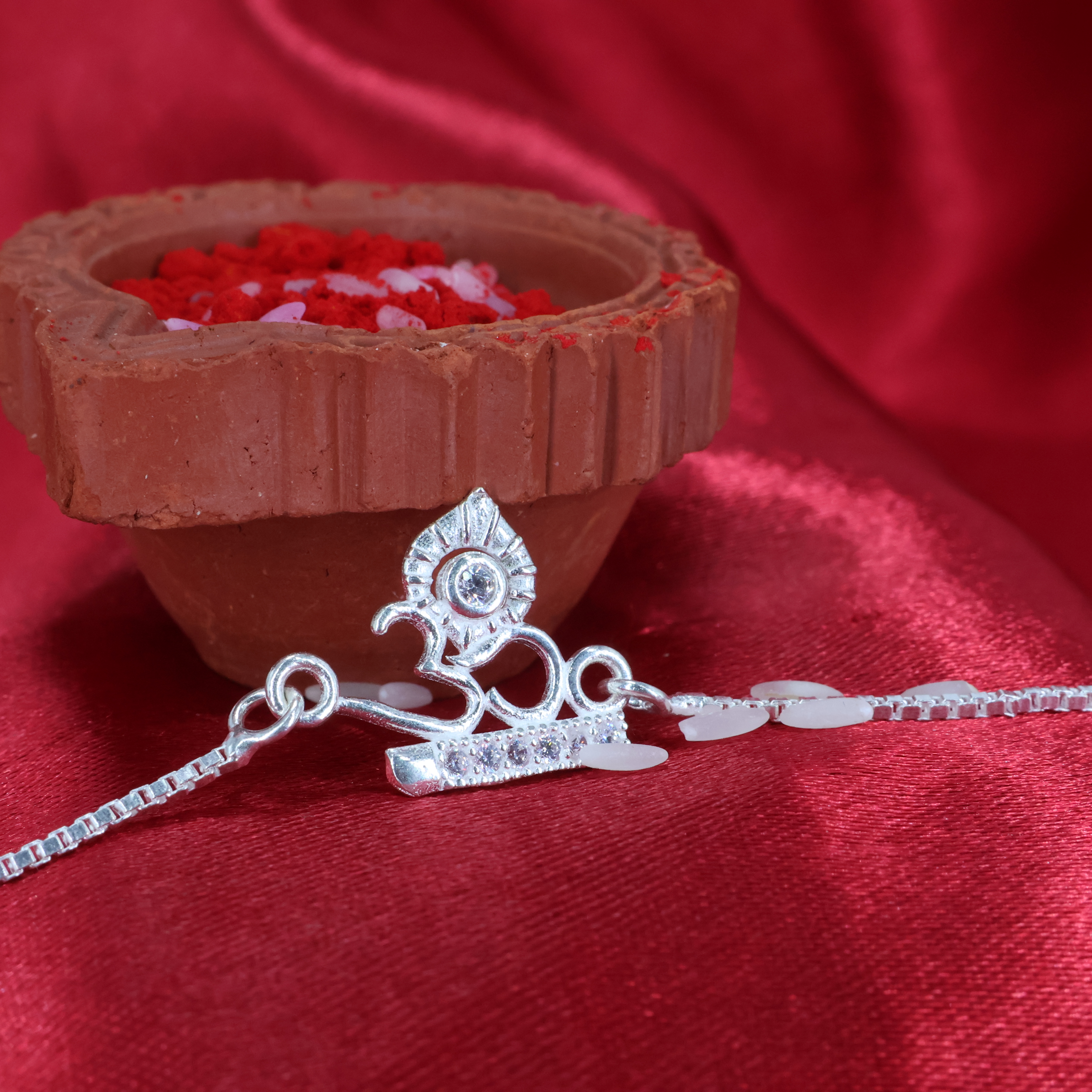  A Rakhi 