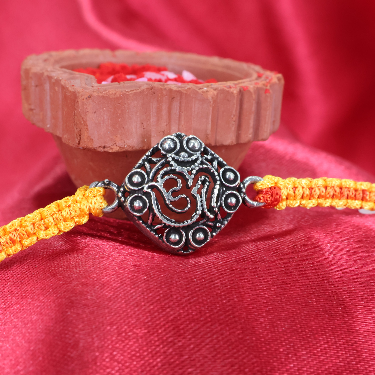  A Rakhi 