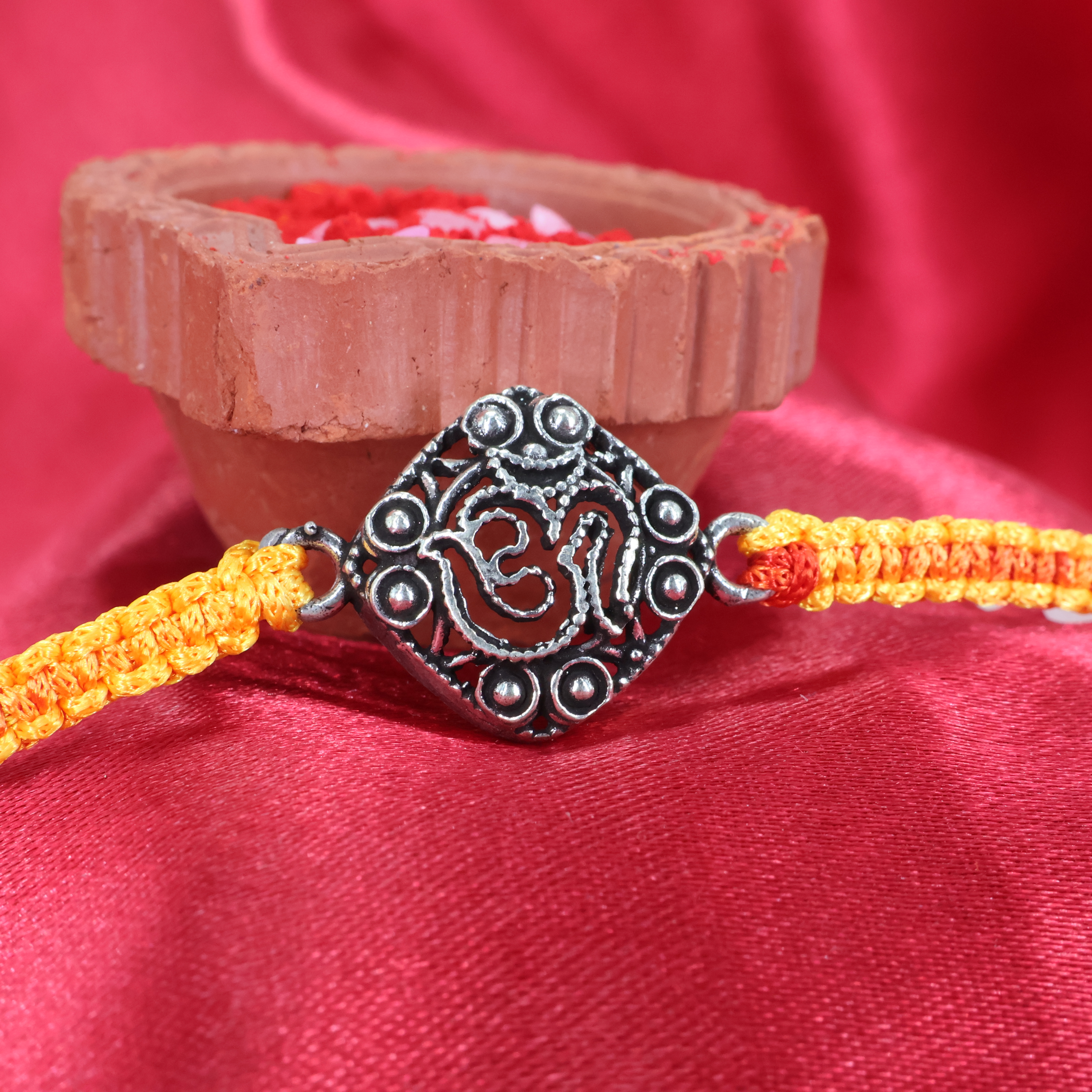  A Rakhi 