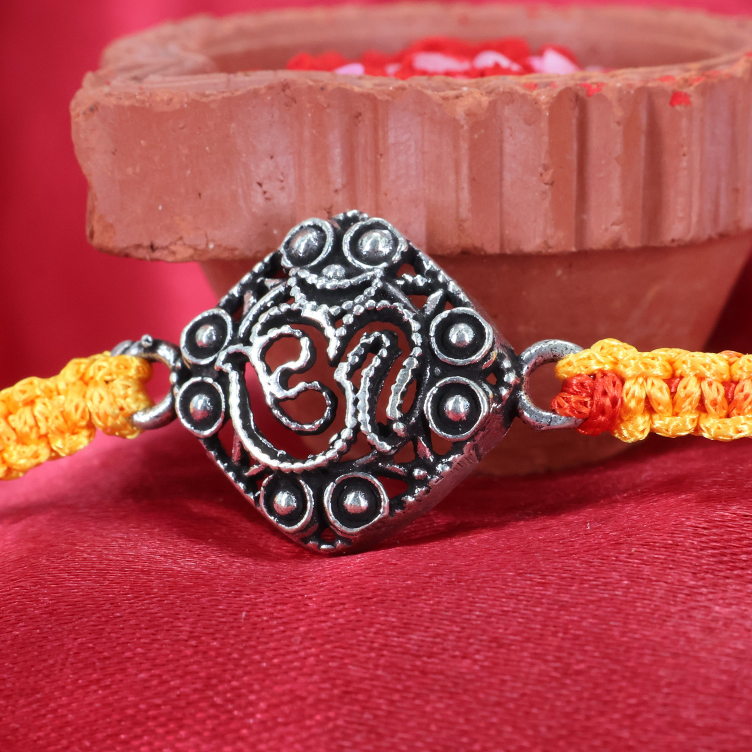  A Rakhi 