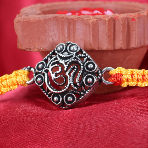  A Rakhi 