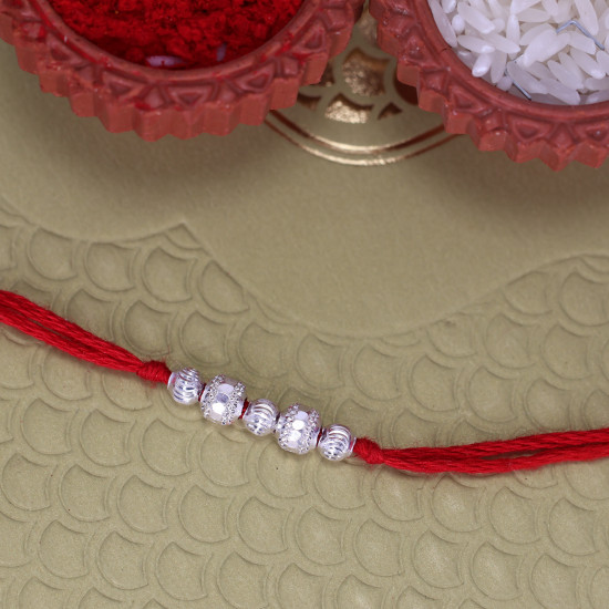  A Rakhi 