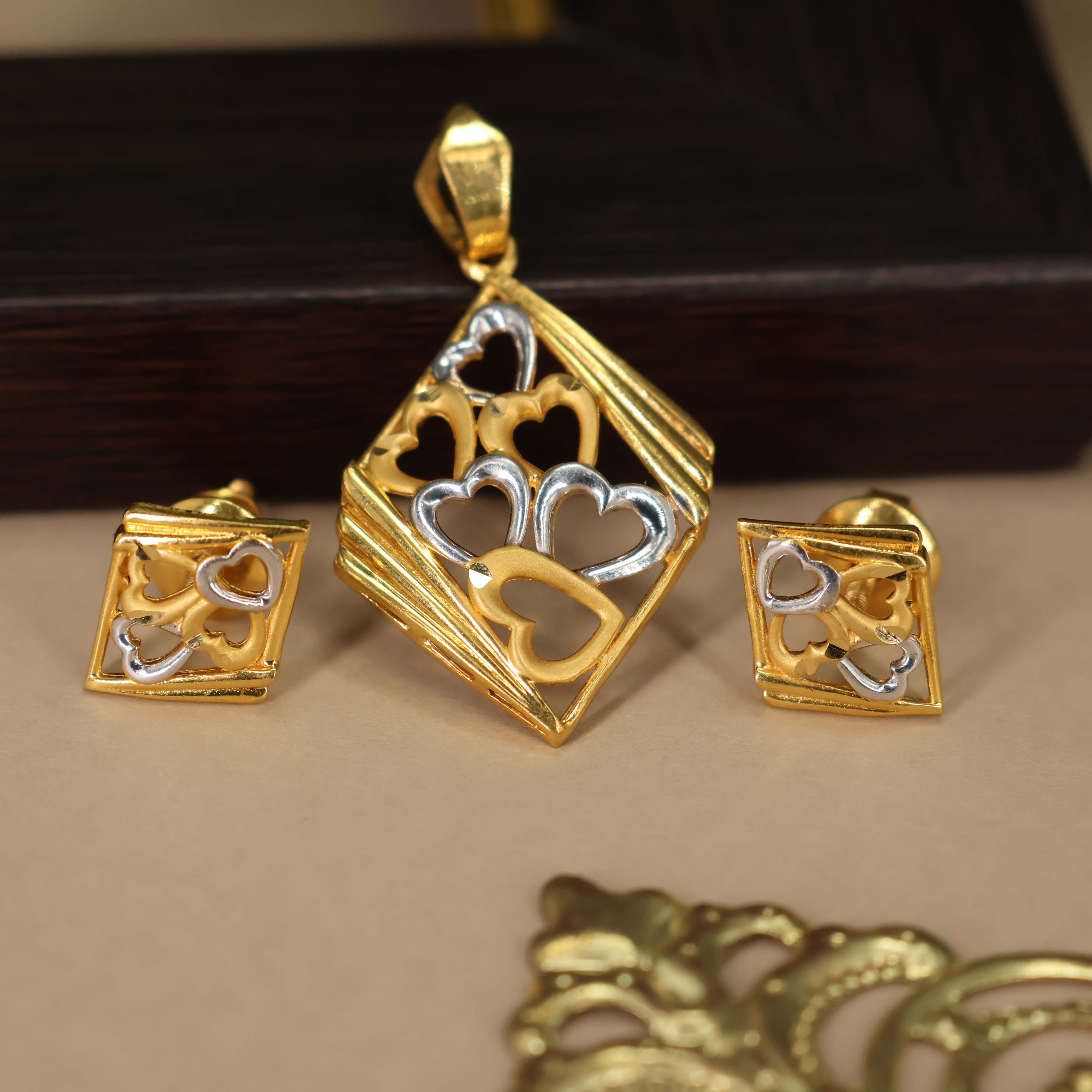 Pendant Set