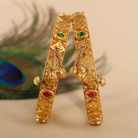  Bangles