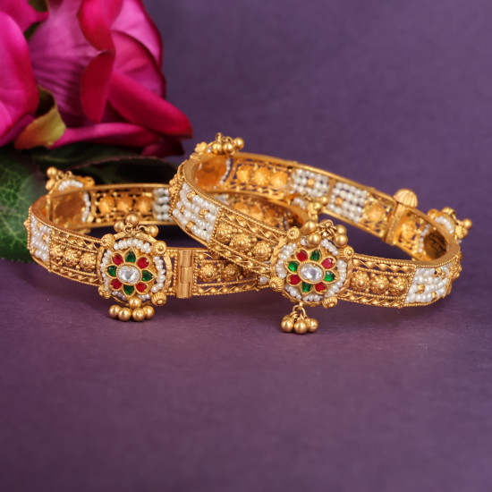  Bangles