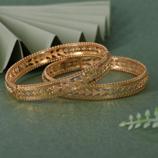  Bangles