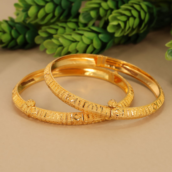 Bangles