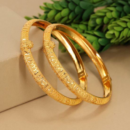  Bangles