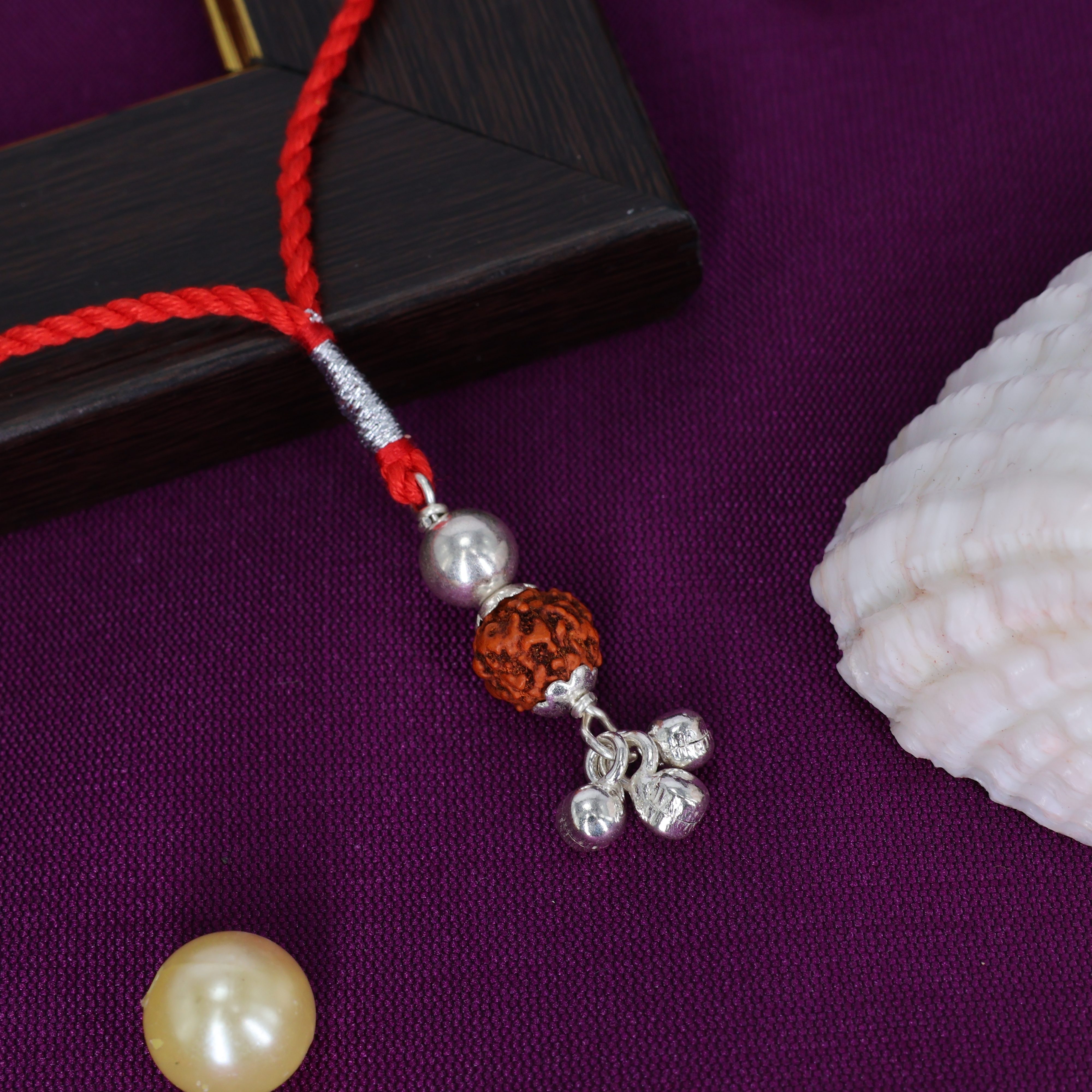  A Rakhi 