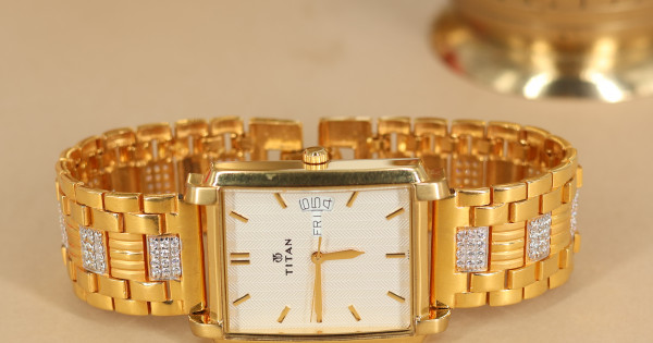 Buy Gold Watches Online Sara Gandevikar Jewellers