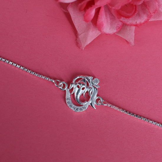  A Rakhi 