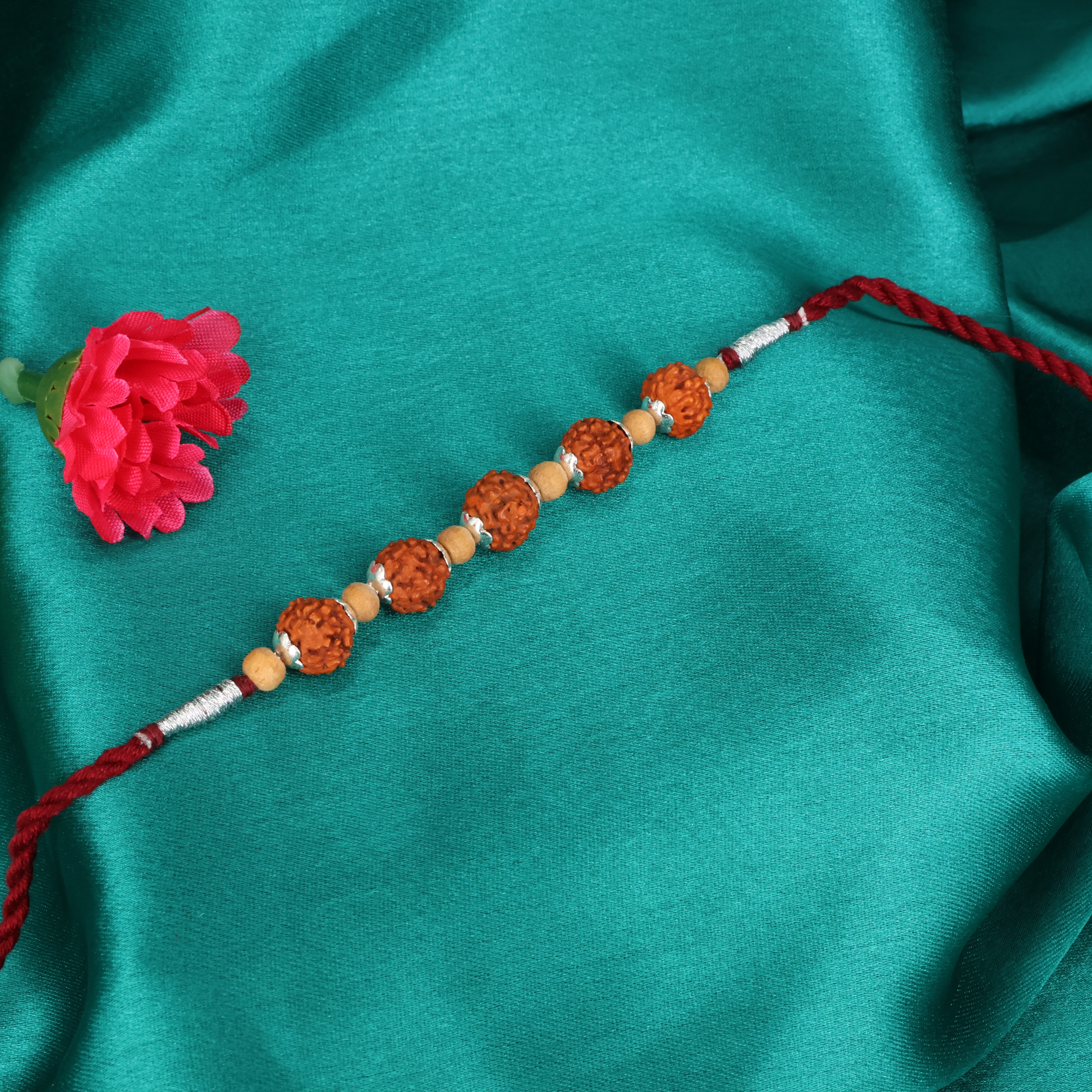  A Rakhi 