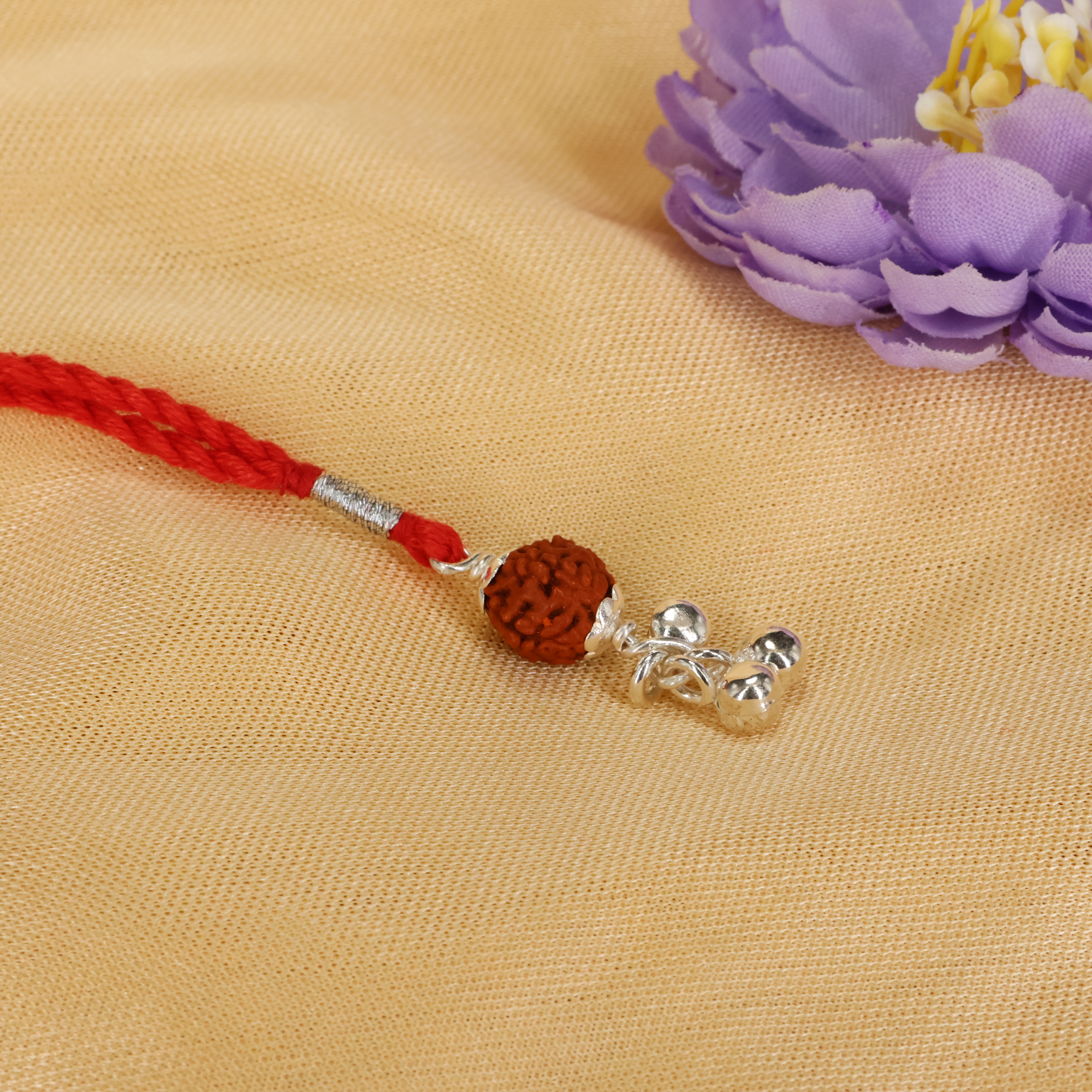  A Rakhi 