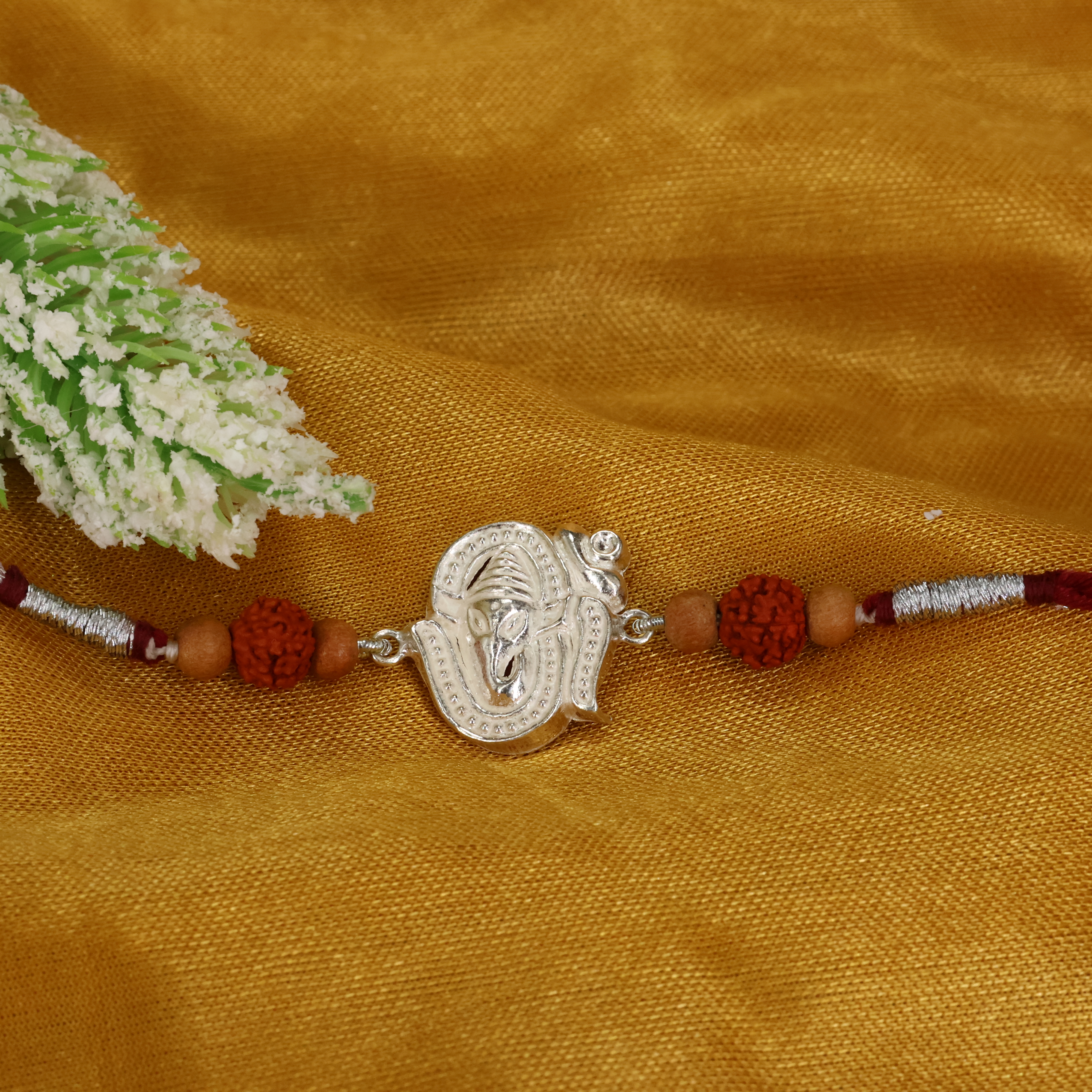  A Rakhi 