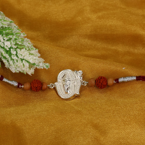  A Rakhi 