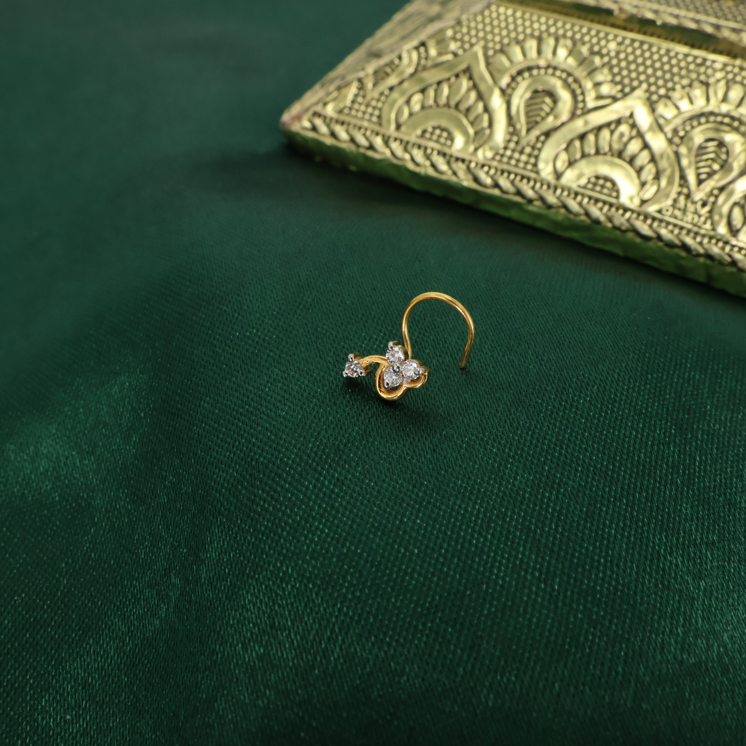 REAL DIAMOND NOSE PIN 
