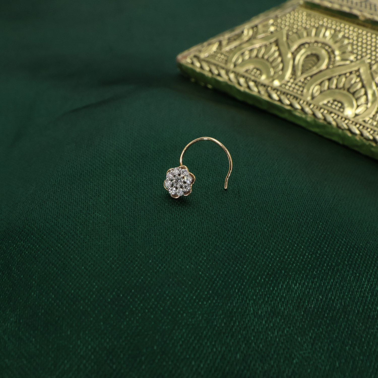 REAL DIAMOND NOSE PIN 