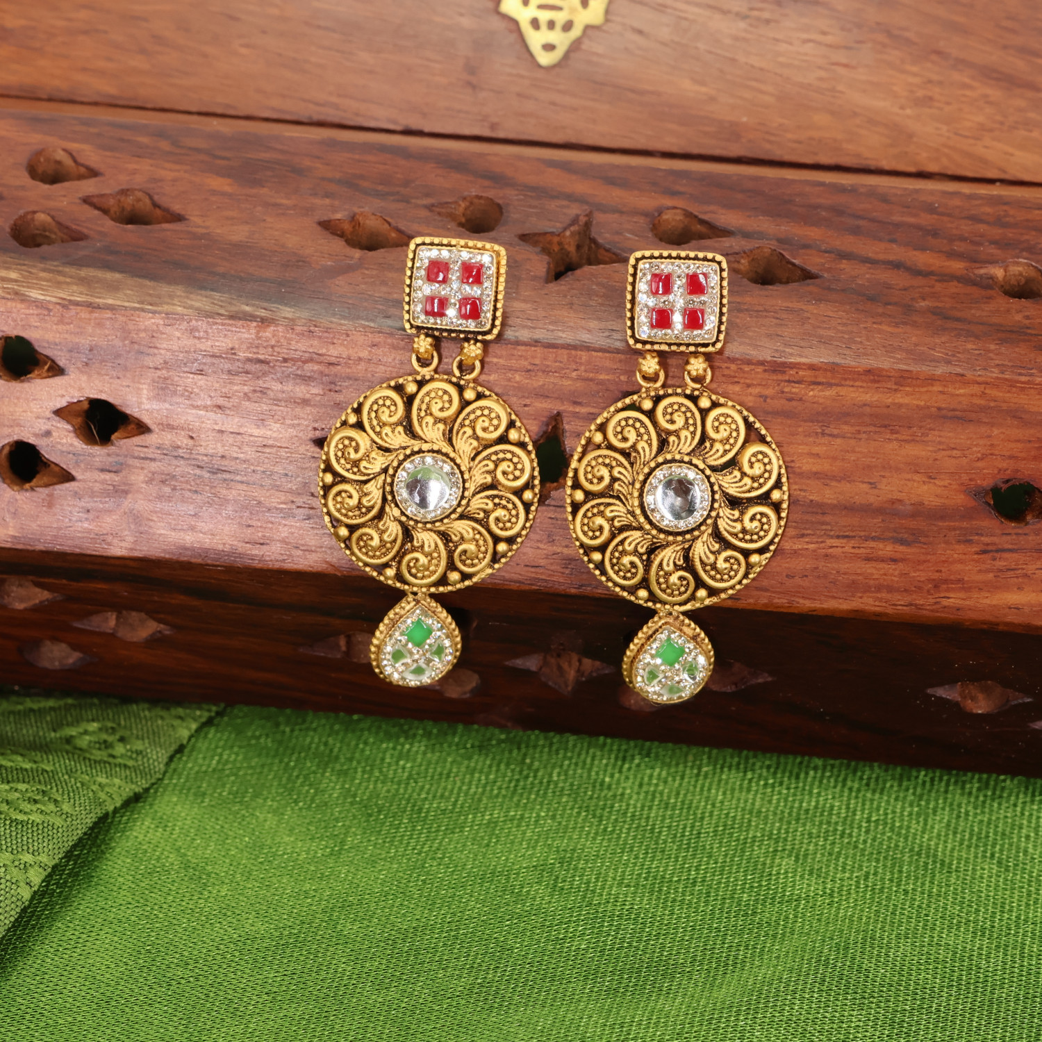  Necklace Earring 