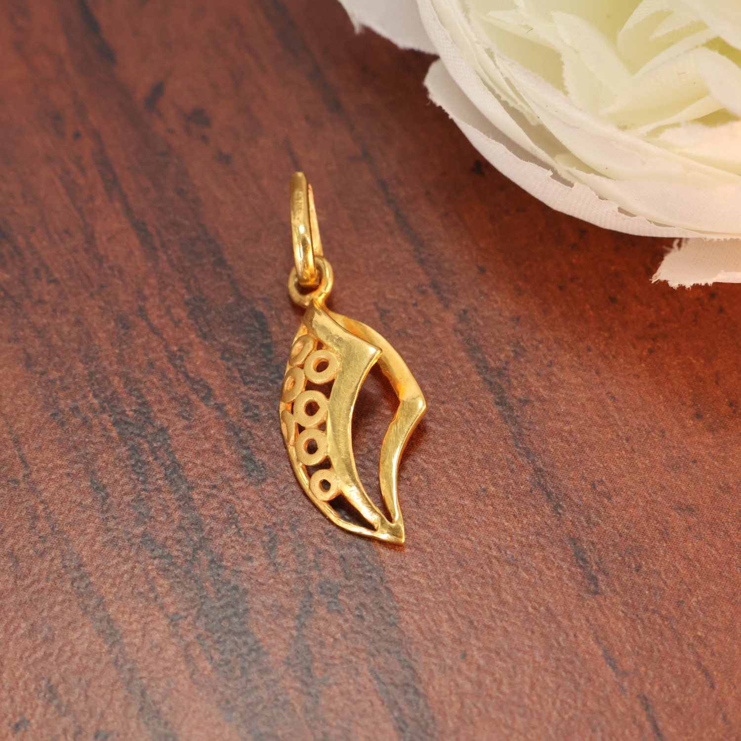 Pendant set