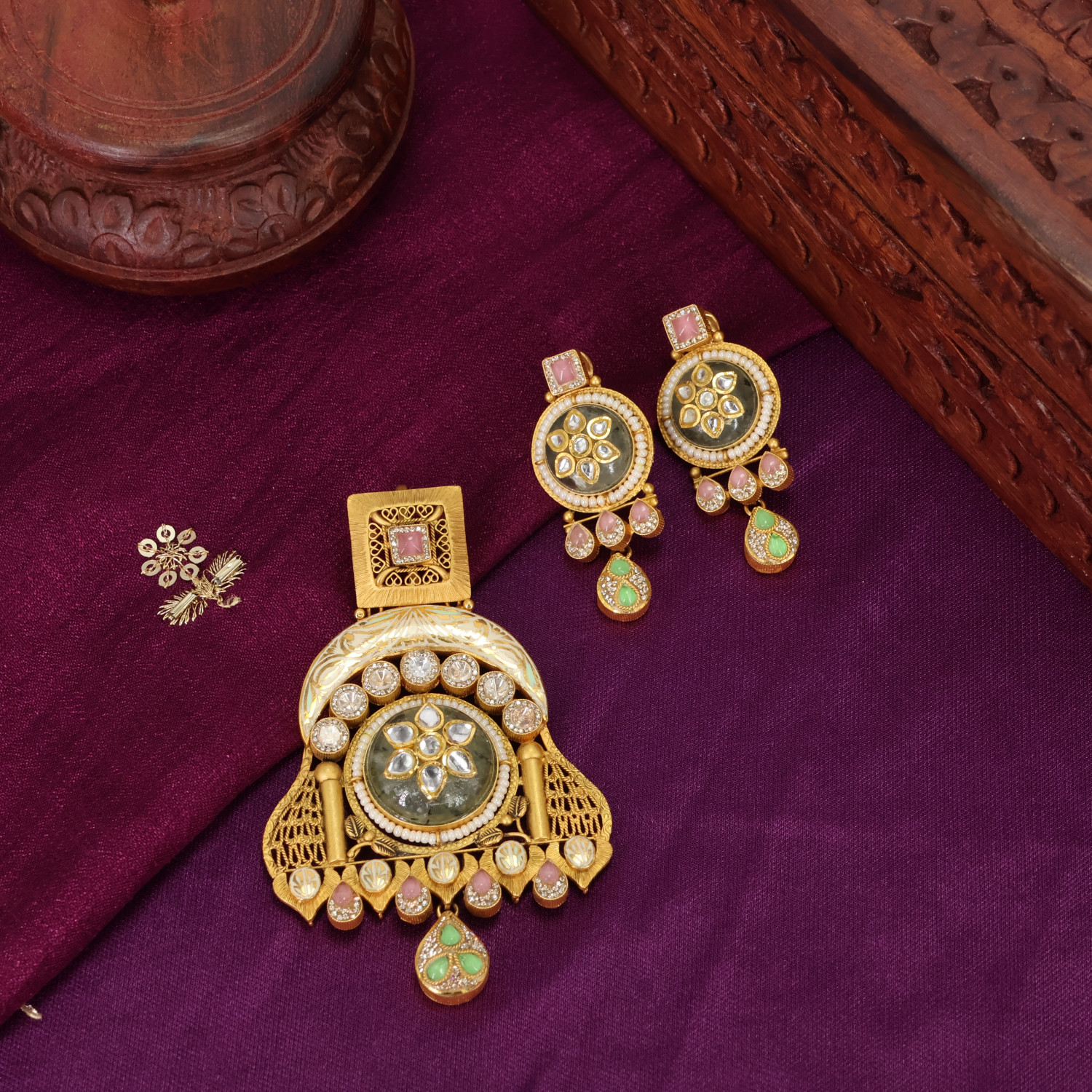  Pendant Set 