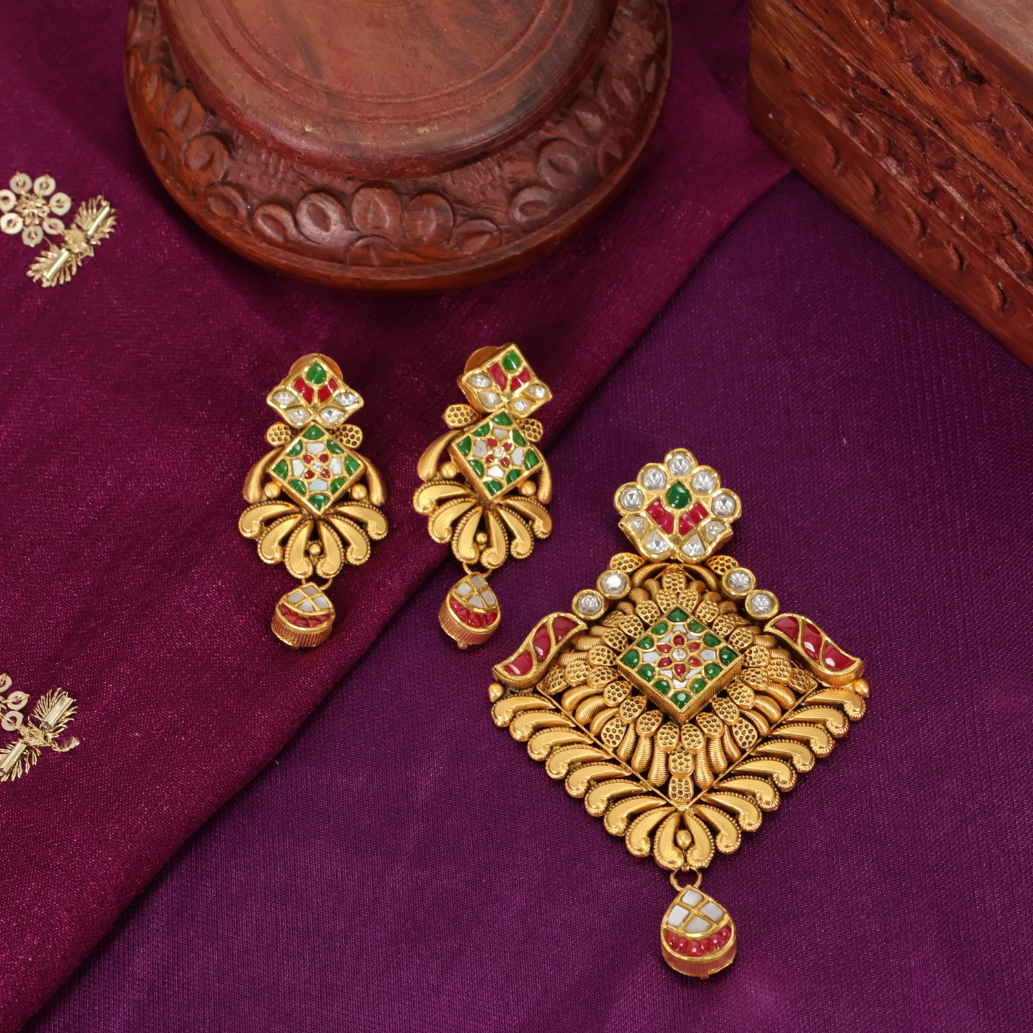  Pendant Set 