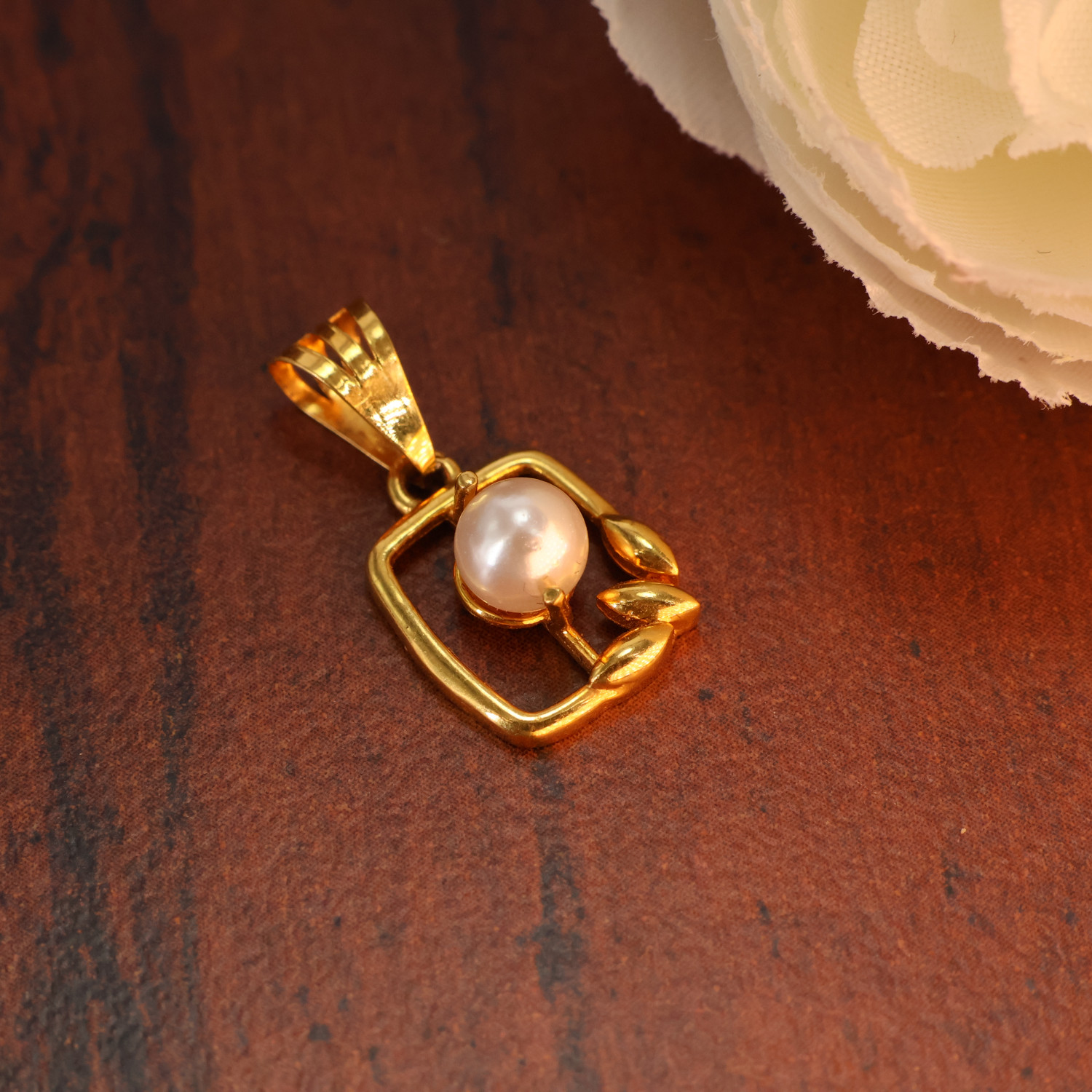 Pendant set