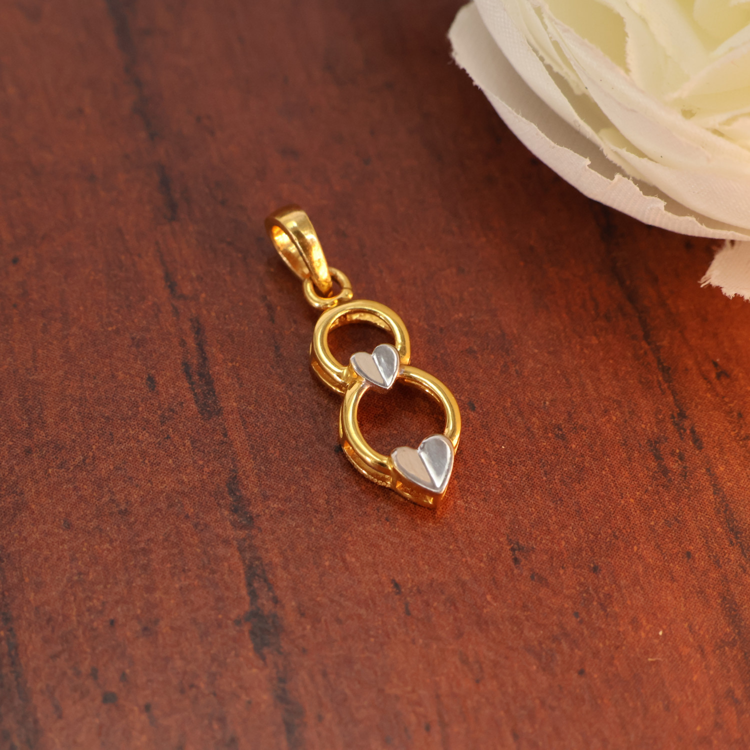 Pendant set