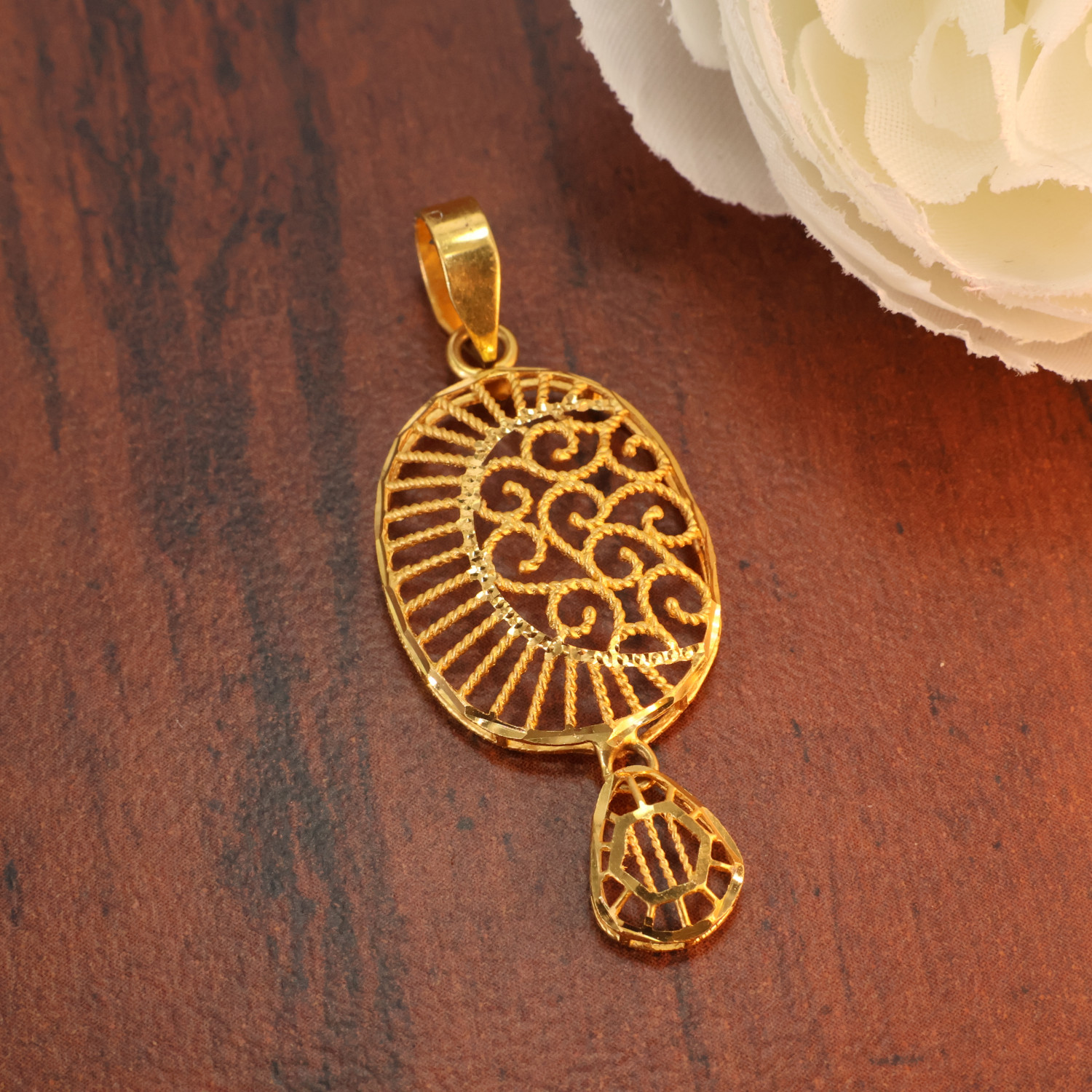 Pendant set