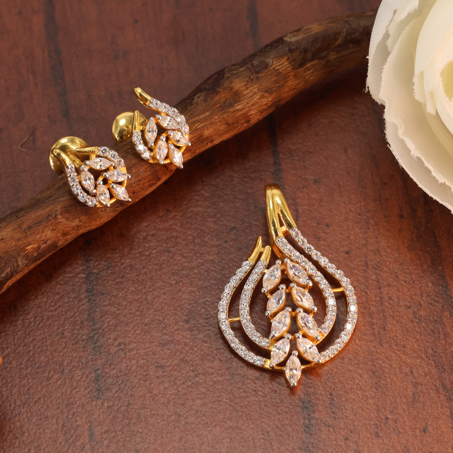 Pendant set