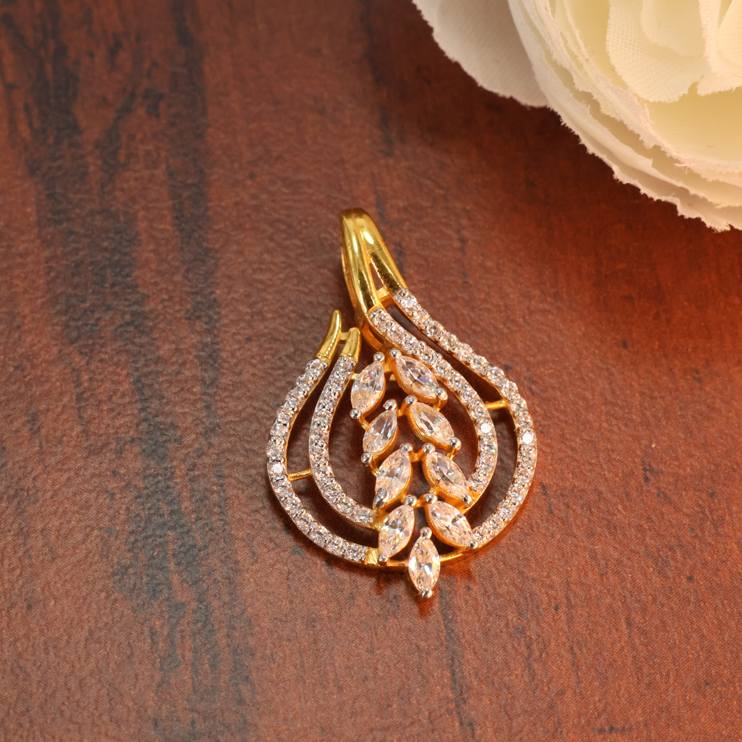 Pendant set