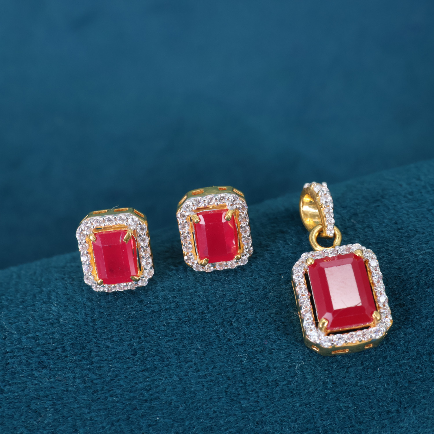 Pendant Set