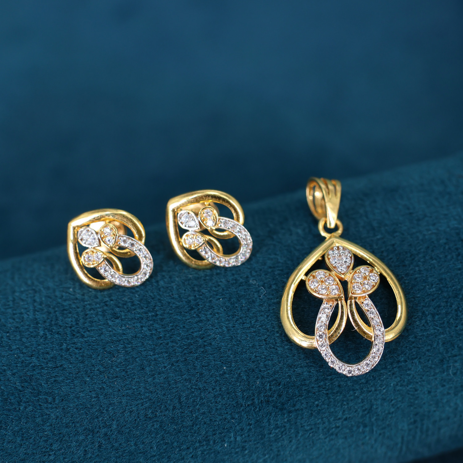 Pendant Set