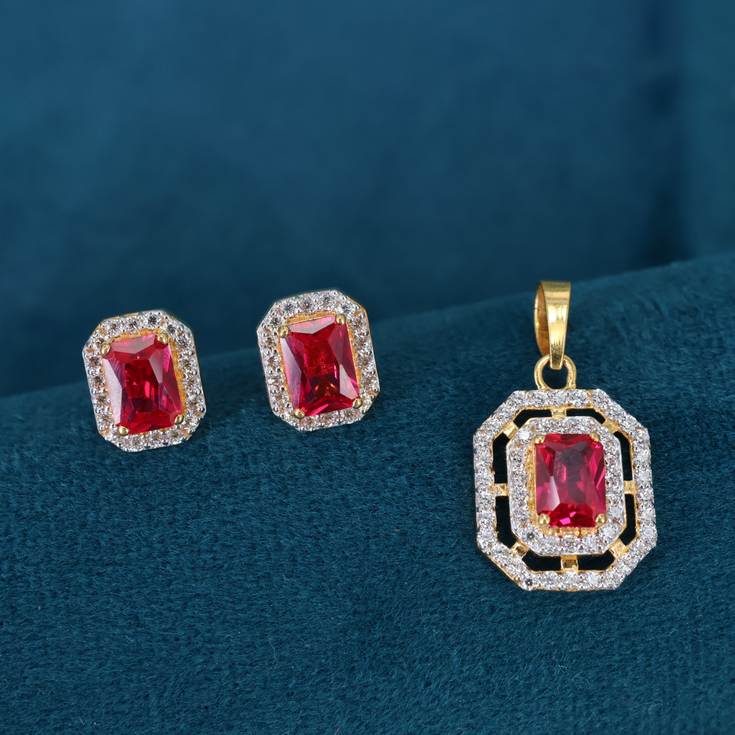 Pendant Set