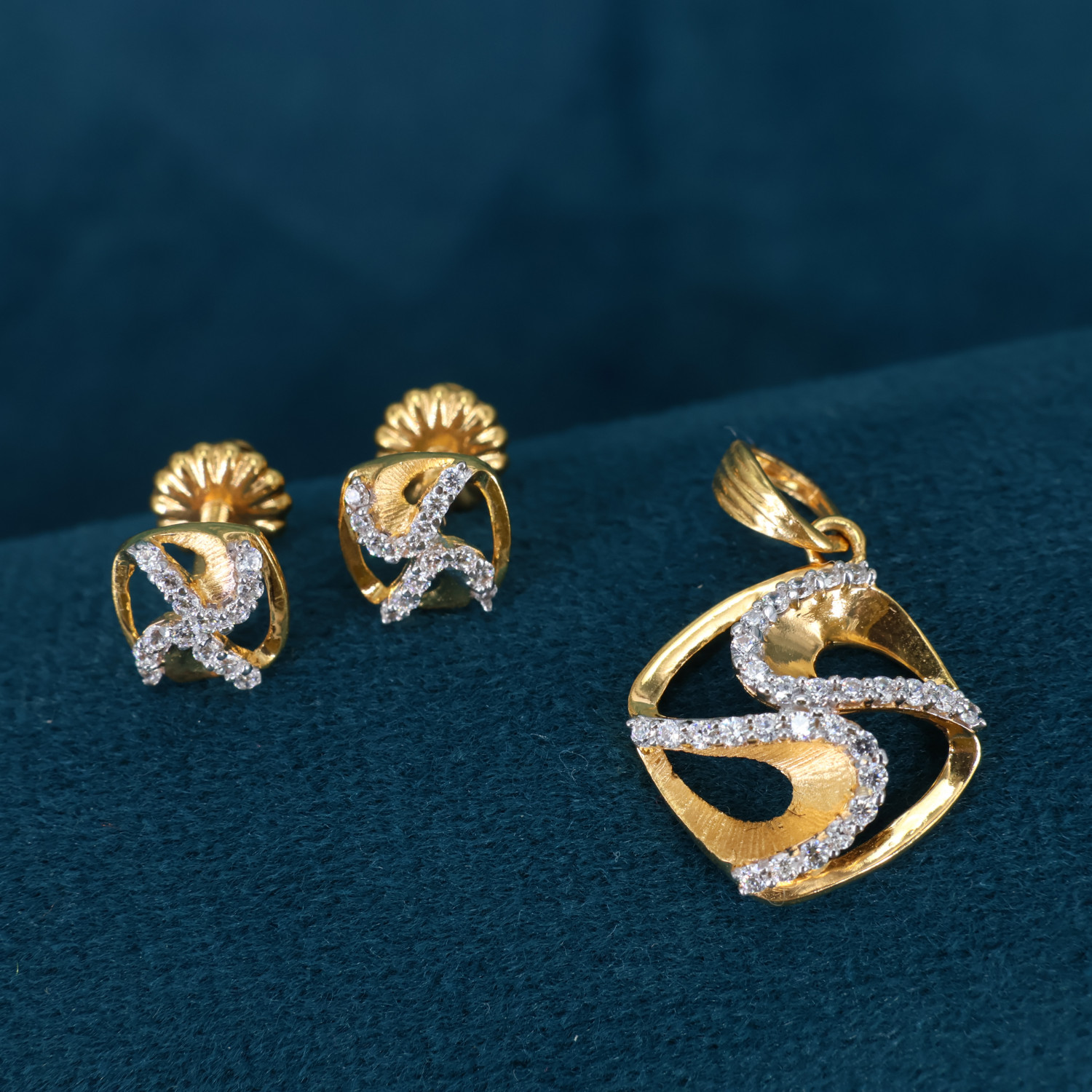 Pendant Set