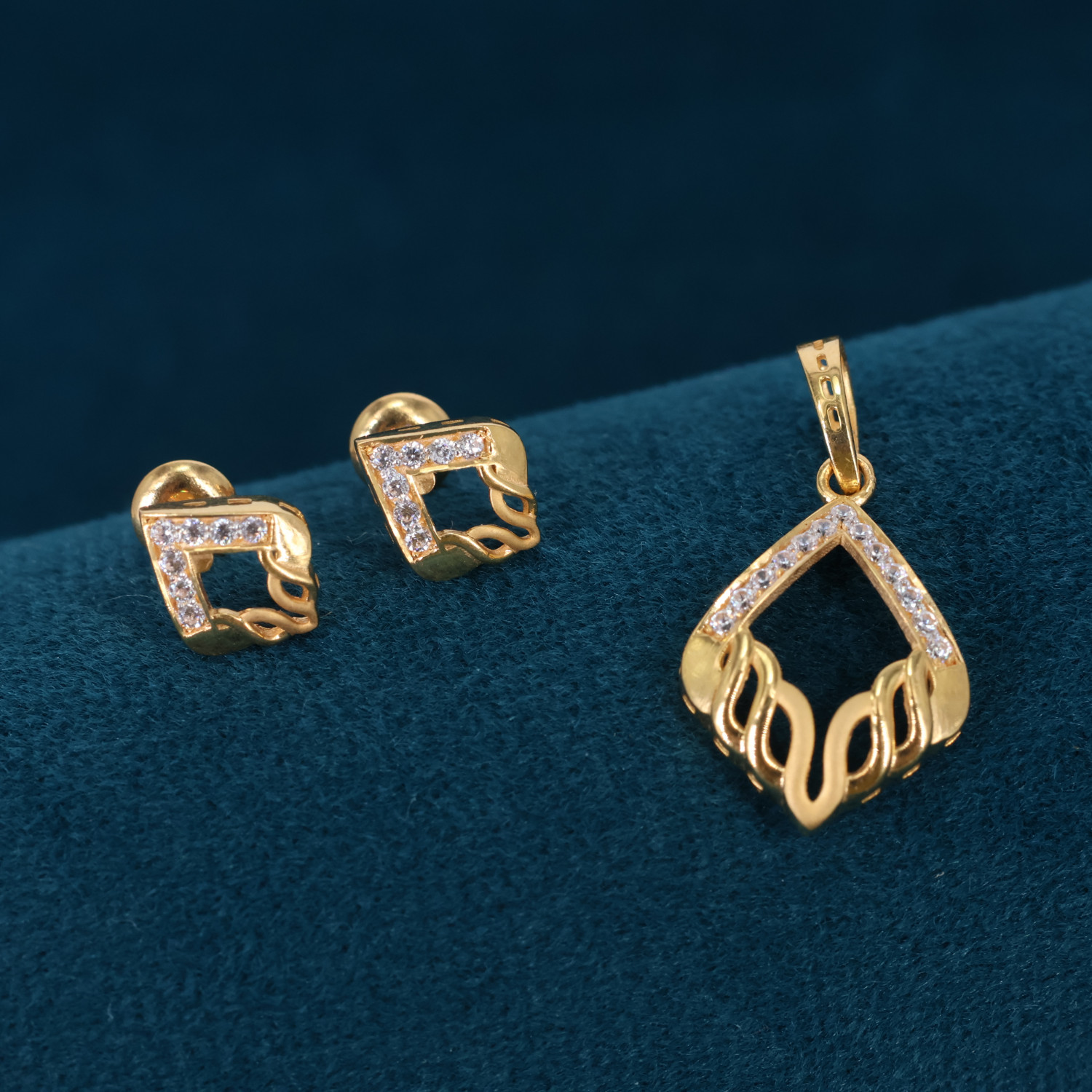 Pendant Set