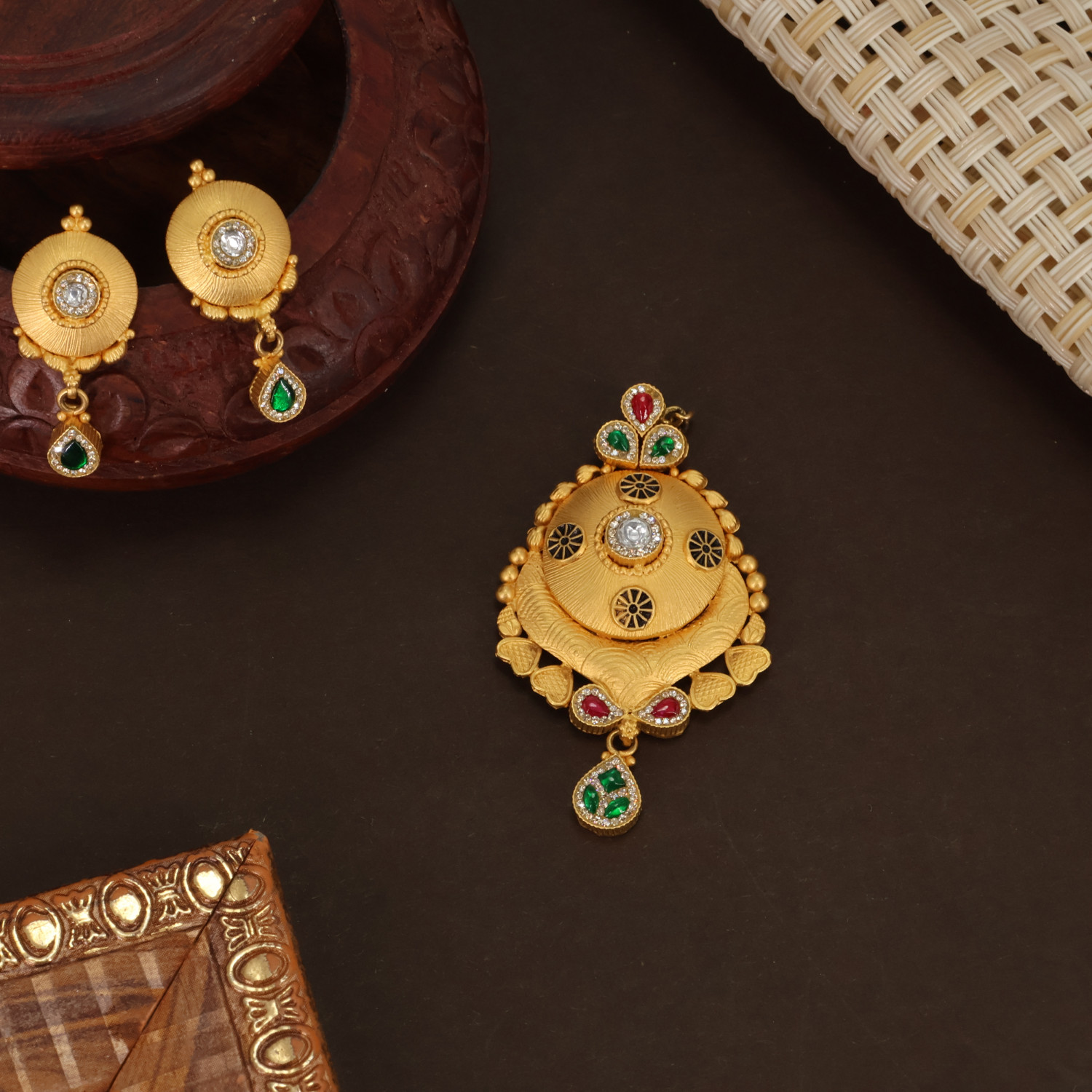  Pendant Set 