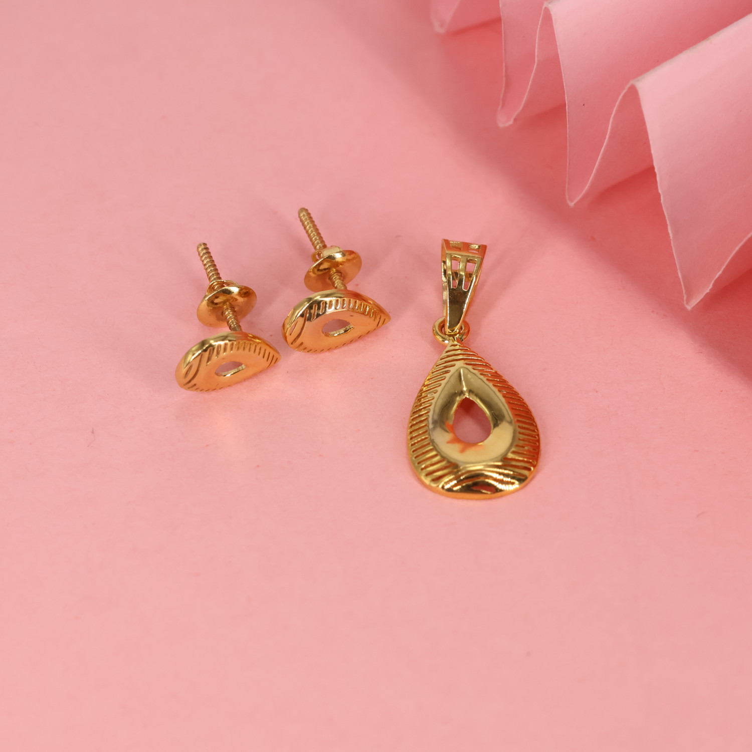 Delica Pendant Set