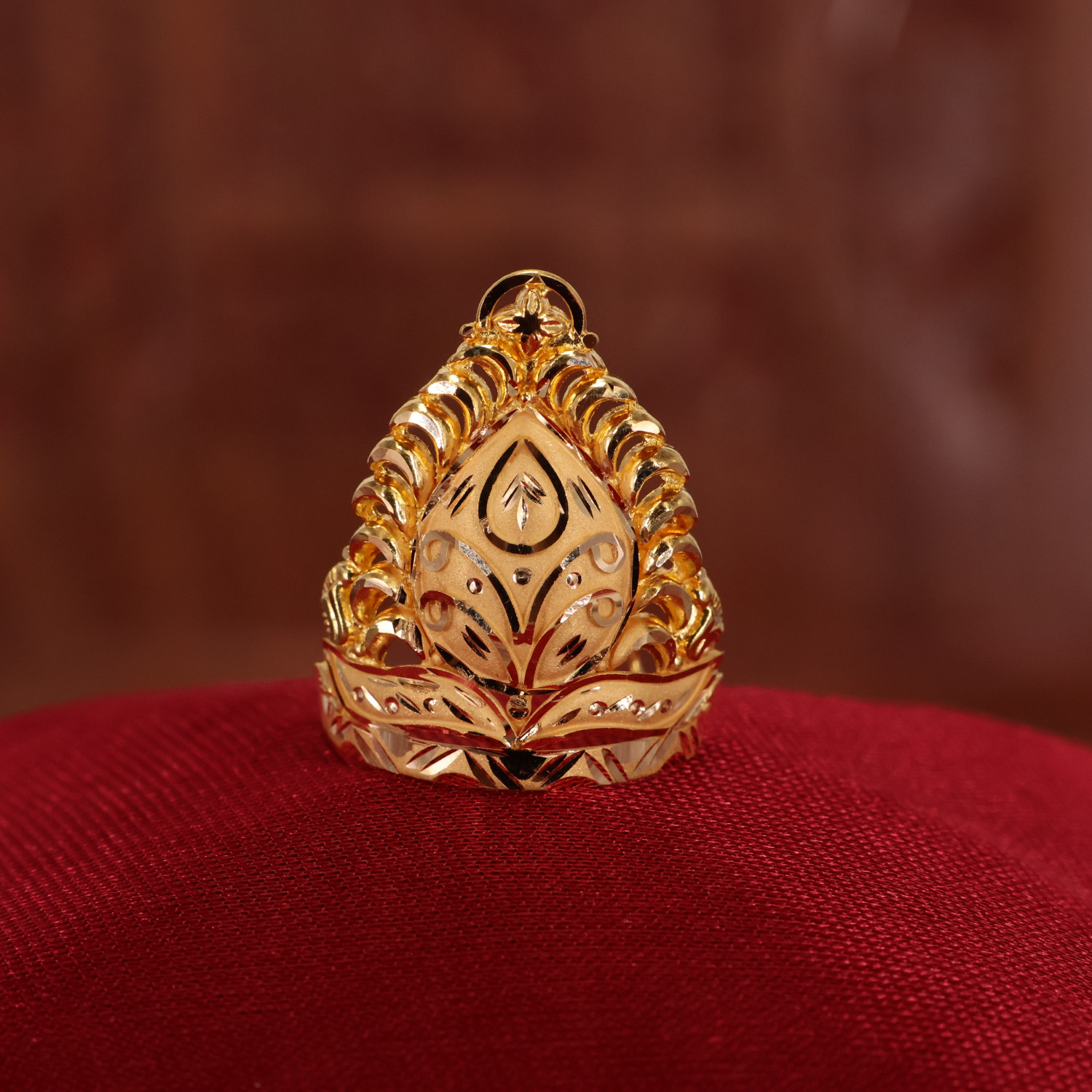 SHANGAR MUKUT 