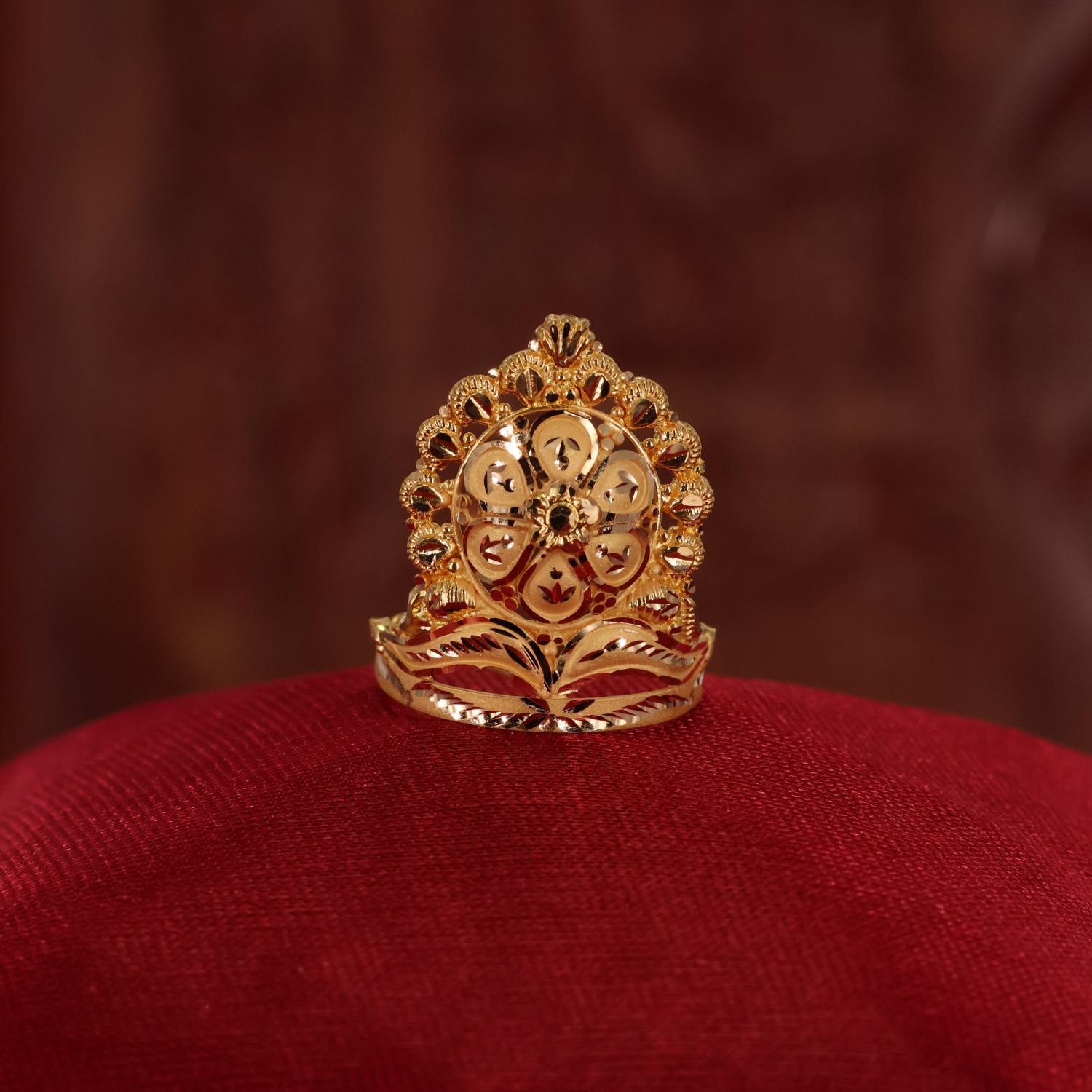 SHANGAR MUKUT 
