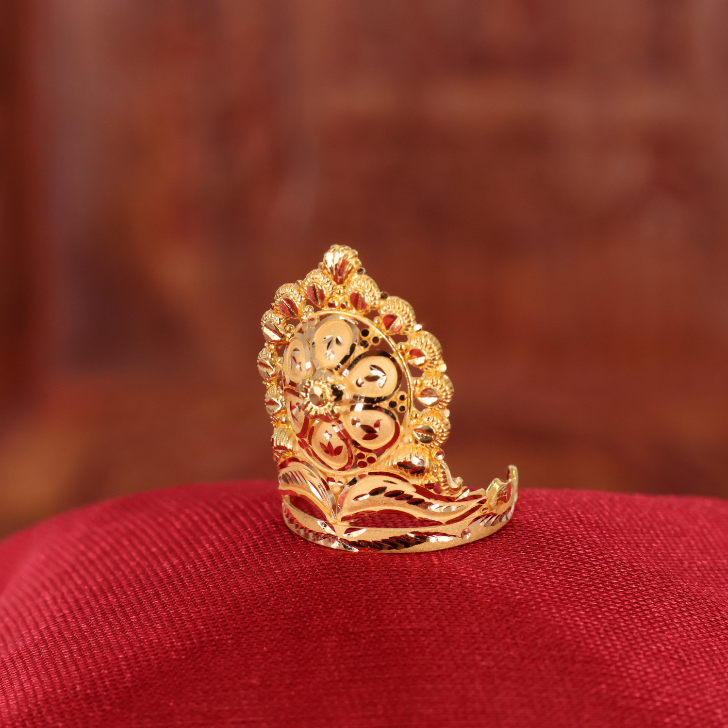 SHANGAR MUKUT 