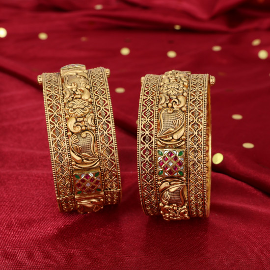 Bangles