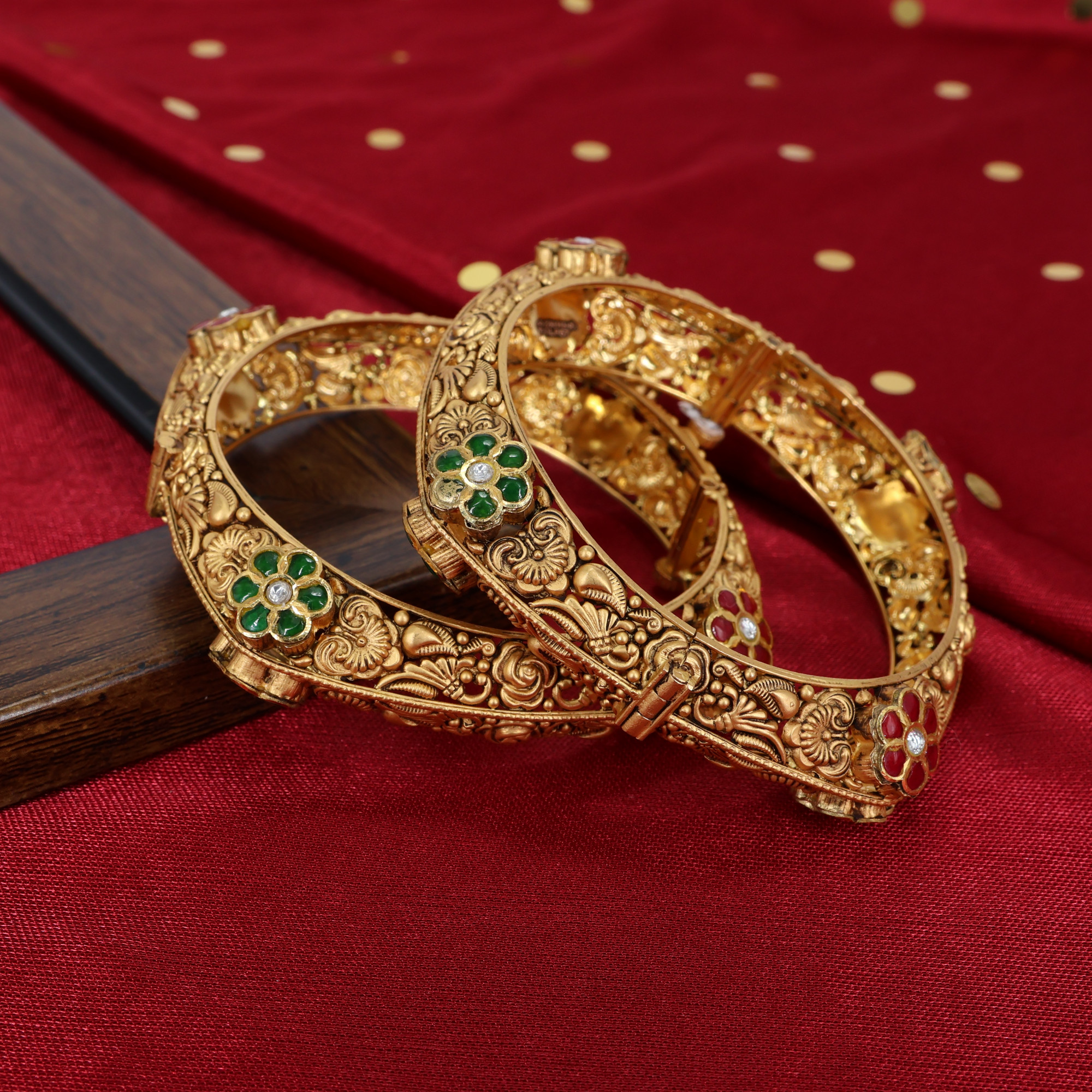 Gold Jewellery in Vadodara | Mangalsutra, Bangles & Necklace