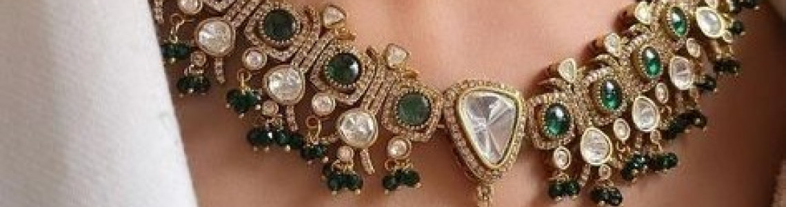 How to Style Traditional Jewellery with  Modern Outfits How to Style Traditional Jewellery with  Modern Outfits