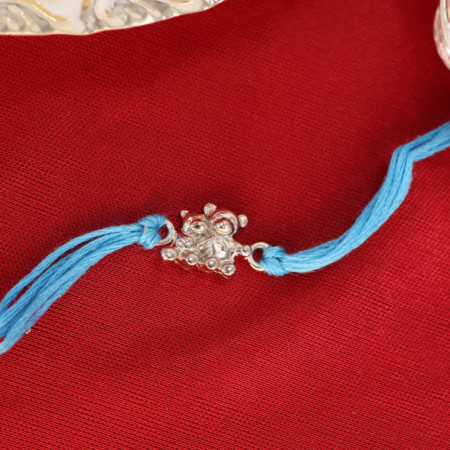  A Rakhi 