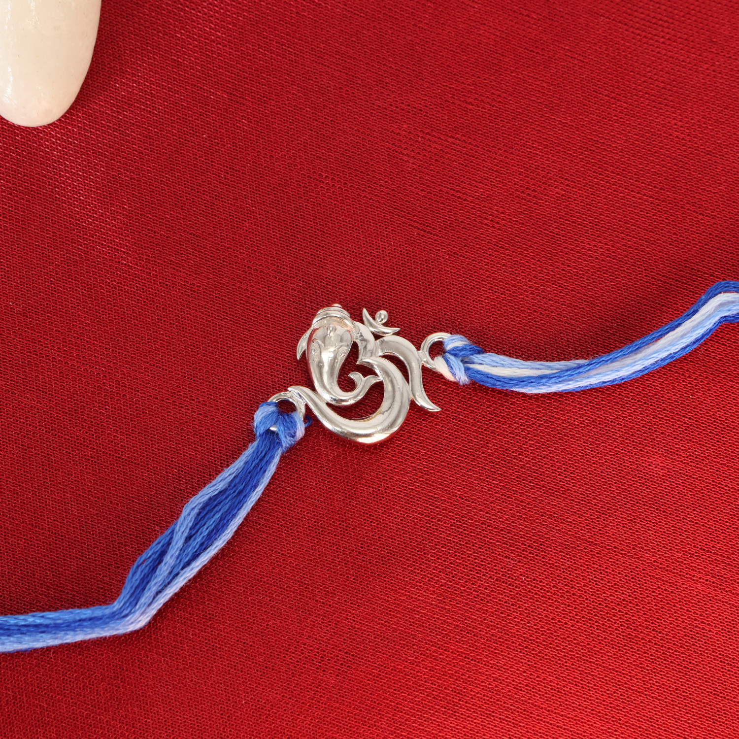  A Rakhi 