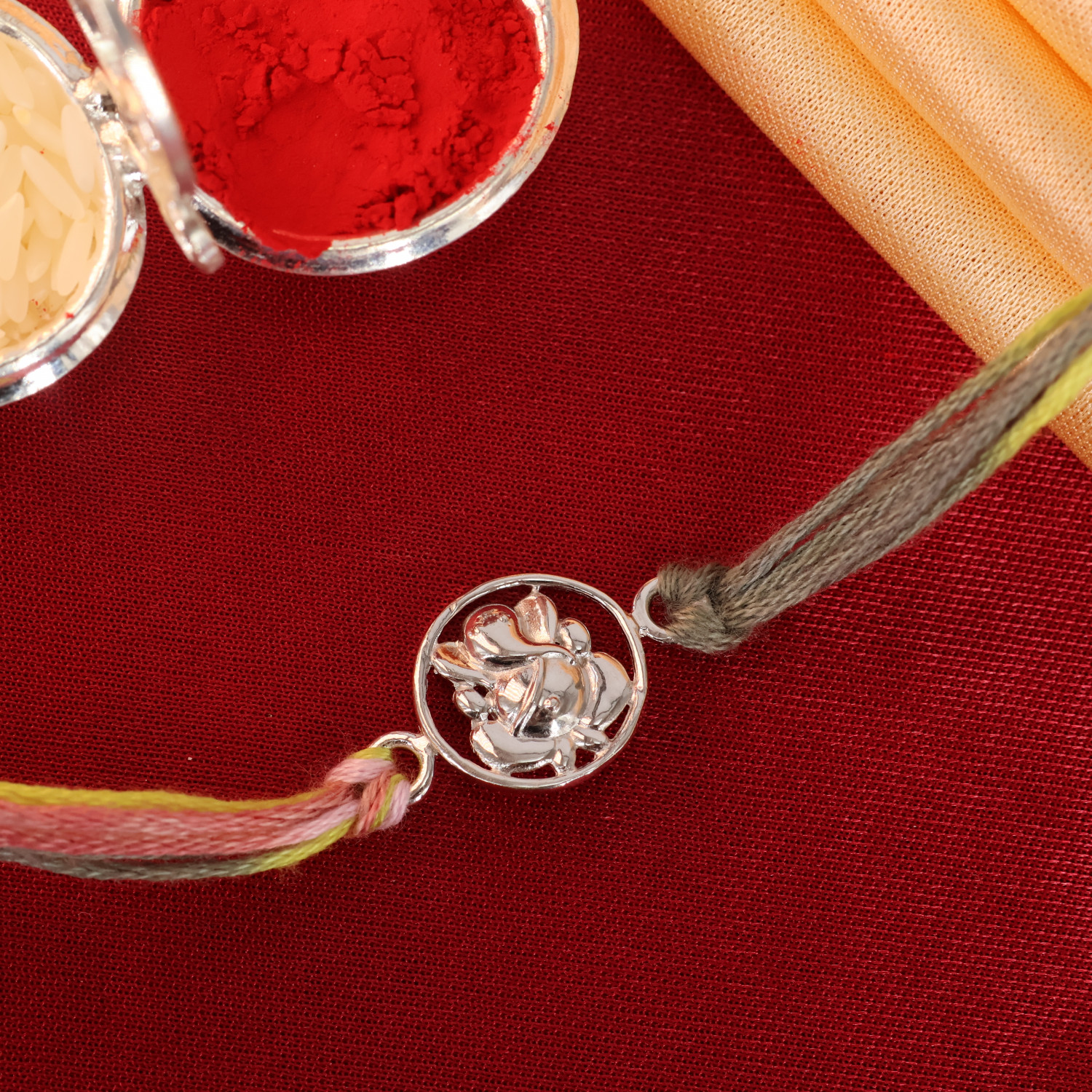  A Rakhi 